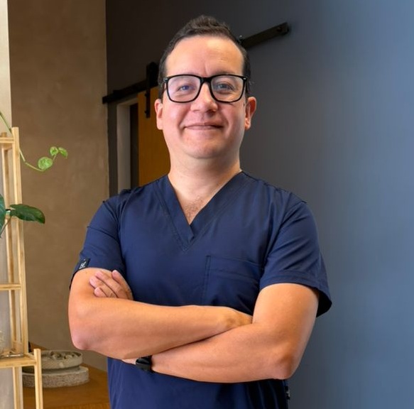 Dr(c). Felipe Martínez M